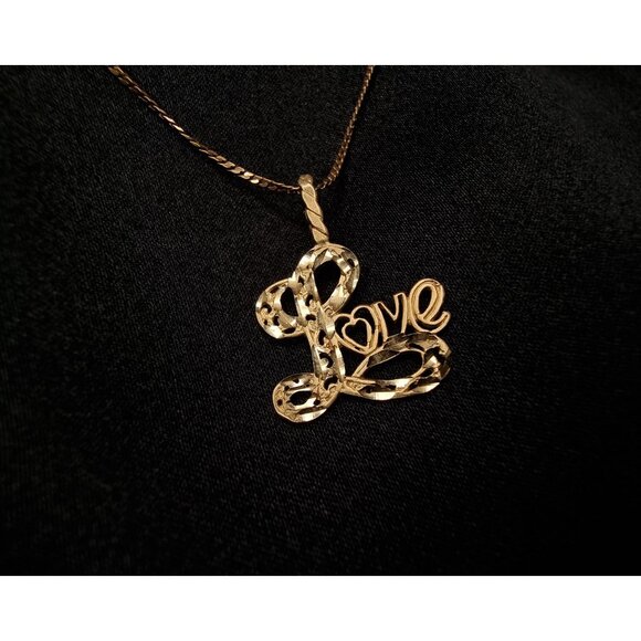 14K Solid Gold Chain Necklace With "Love" Script Pendant Elegant Design - Picture 1 of 6